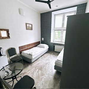 Pokój z dwoma pojedynczymi łóżkami